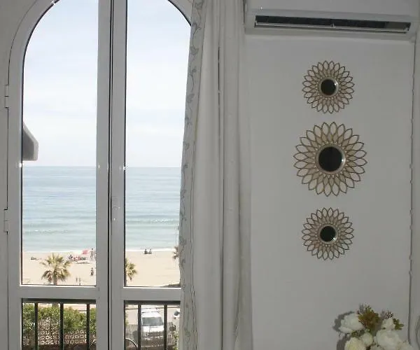 Lejlighed & Salt Clouds