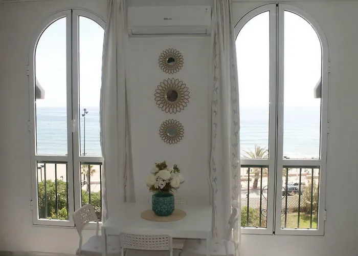 & Salt Clouds Apartment *